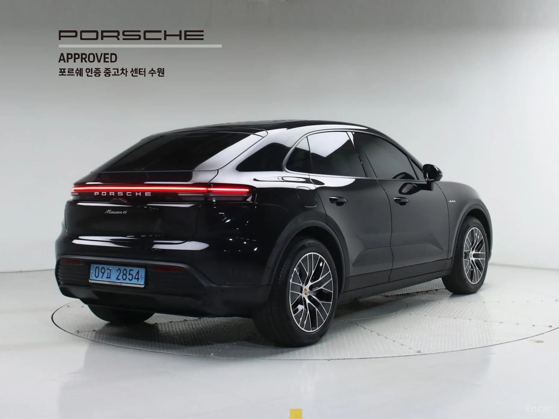 Macan EV