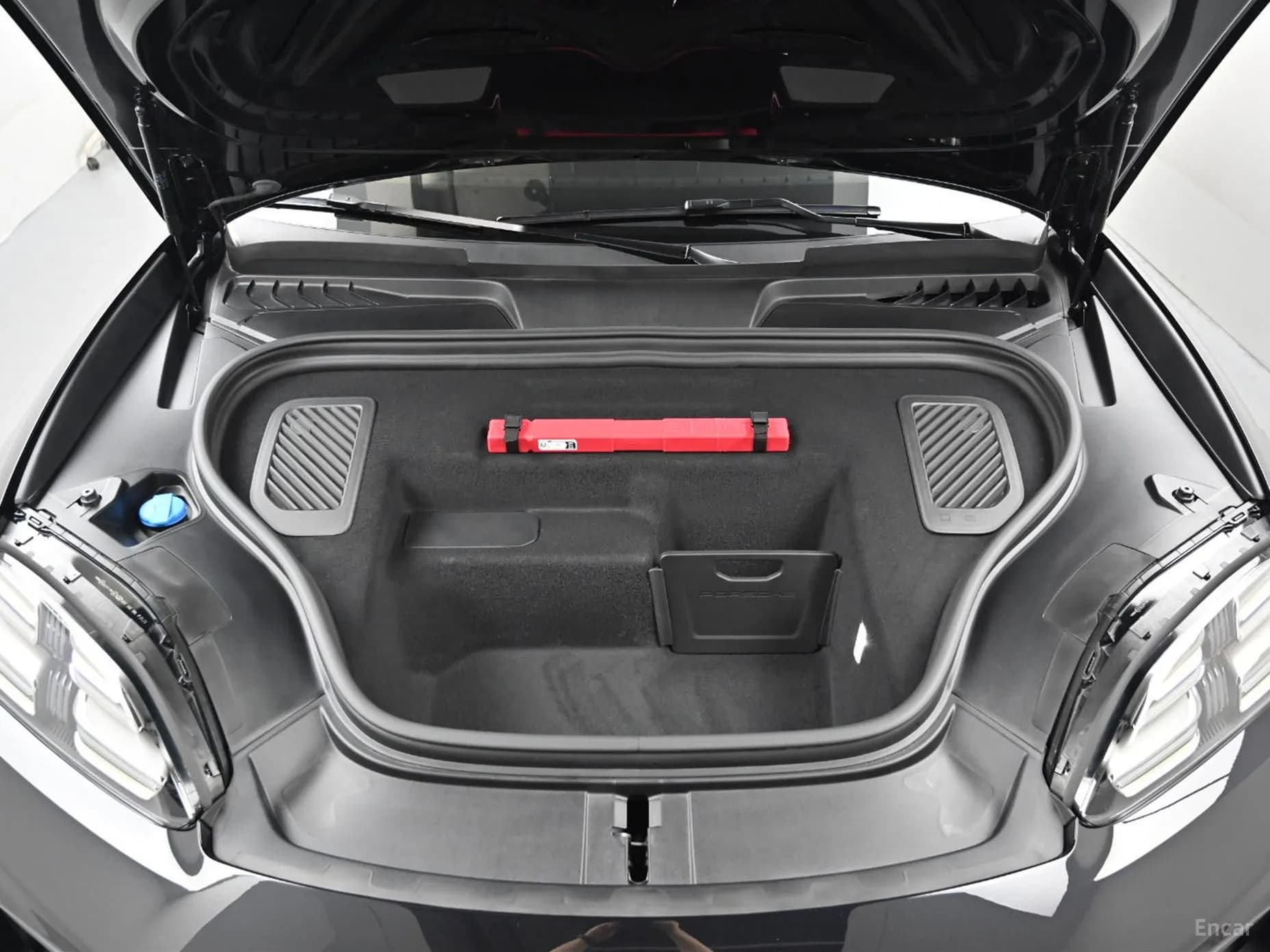 Macan EV
