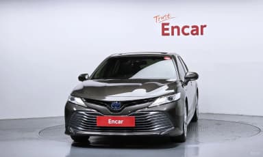 Camry (XV70)