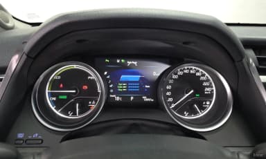 Camry (XV70)