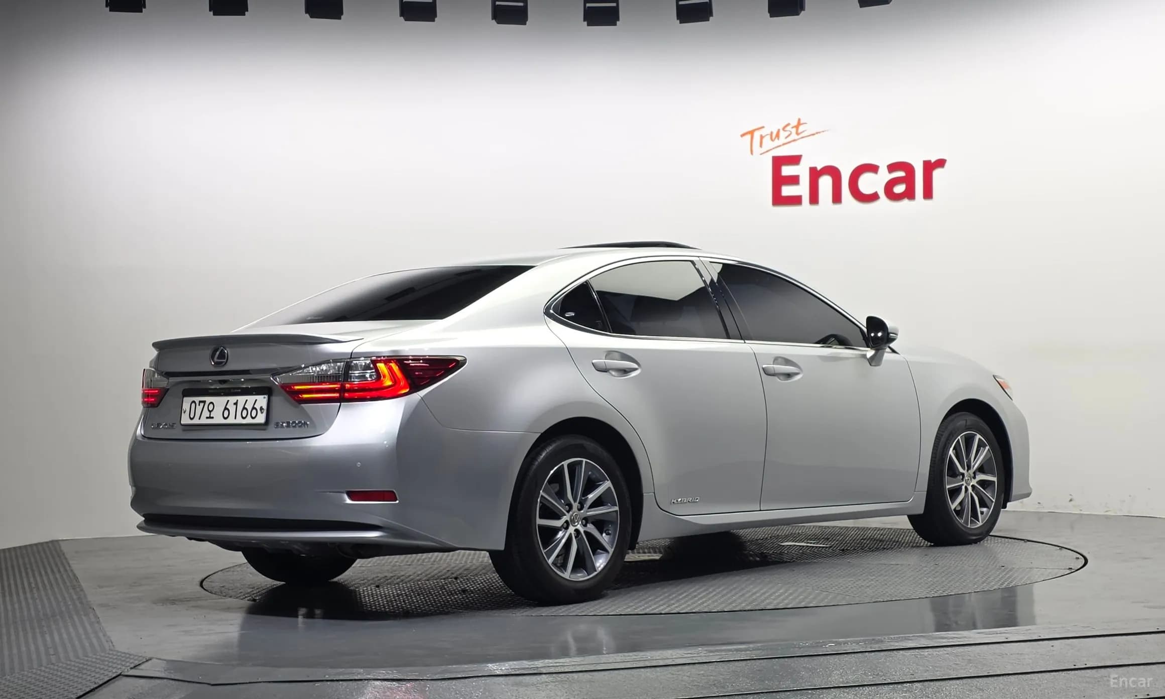 New ES300h