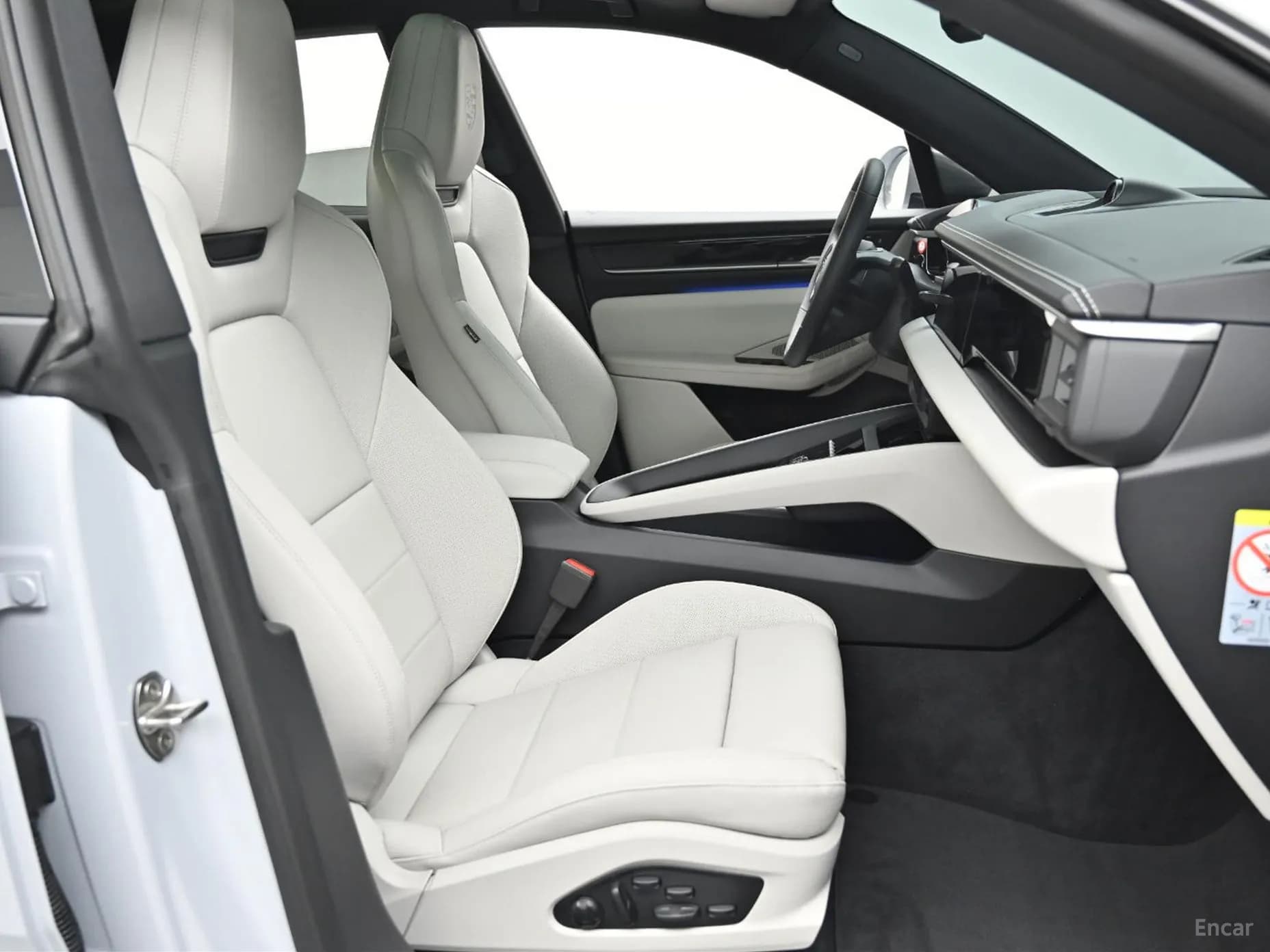 Macan EV