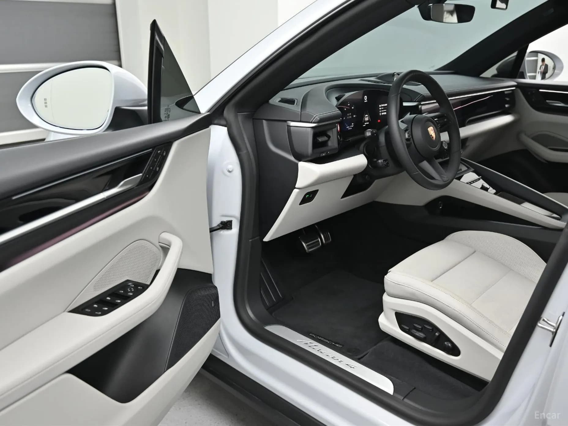 Macan EV