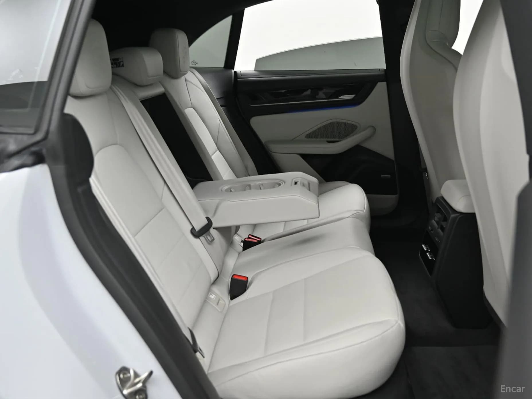 Macan EV