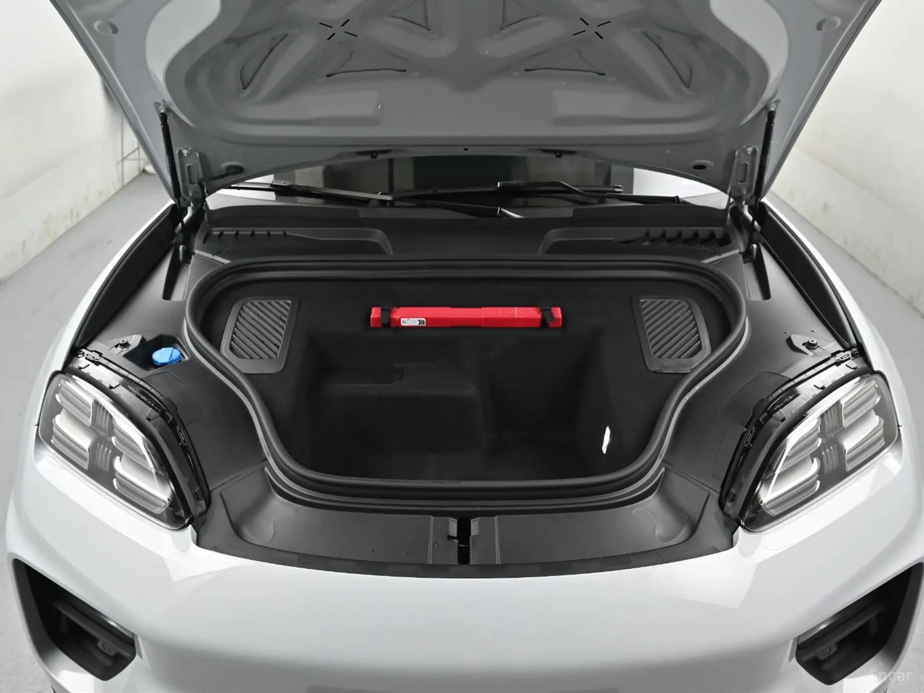Macan EV