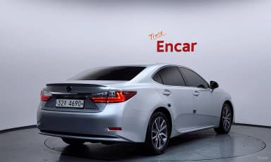 New ES300h