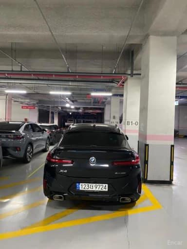X4 (G02)