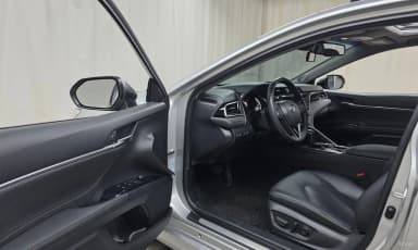 Camry (XV70)