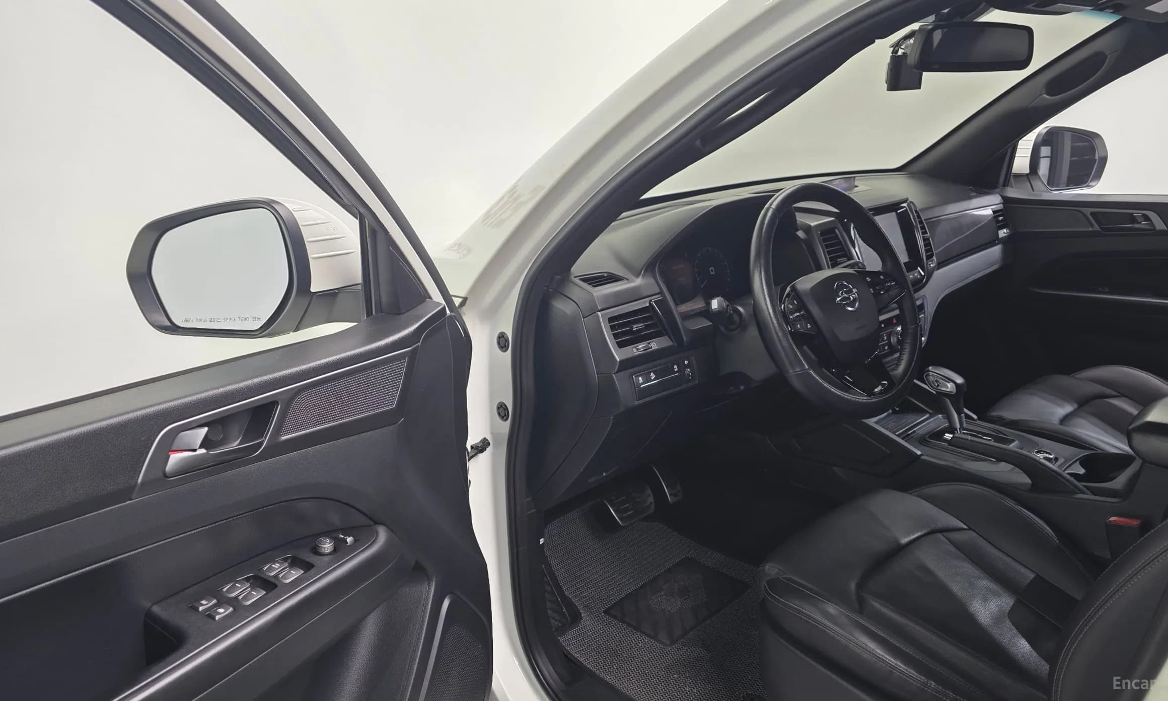 Rexton Sports Khan