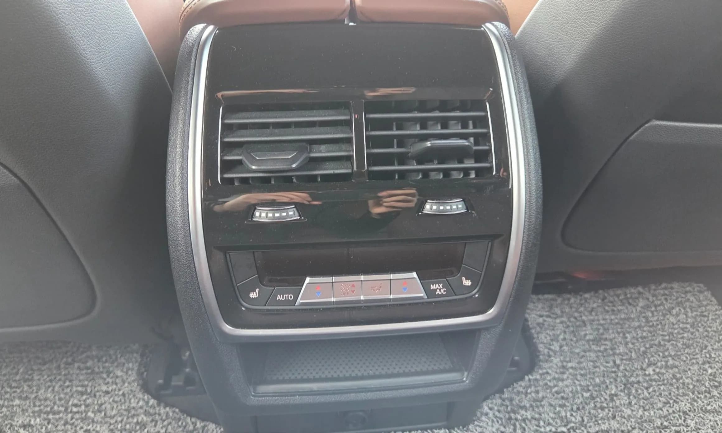 X6 (G06)