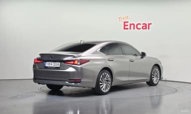ES300h 7th Generation