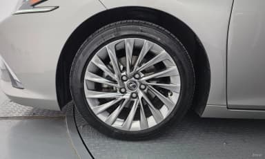 ES300h 7th Generation