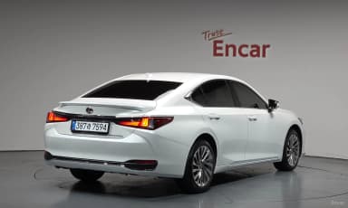 ES300h 7th Generation