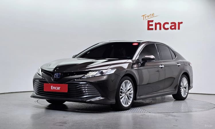 Camry (XV70)