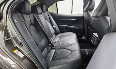 Camry (XV70)