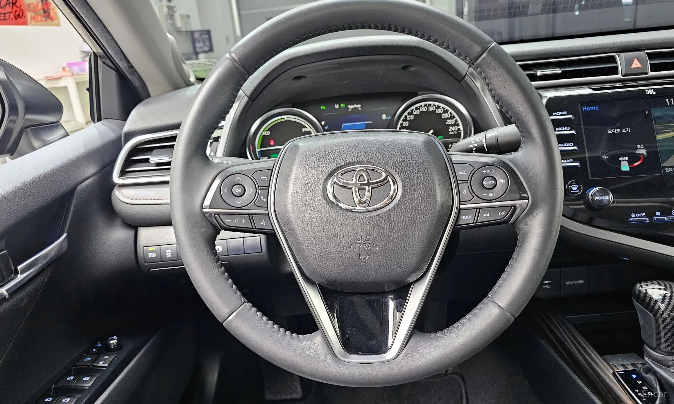 Camry (XV70)
