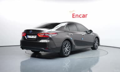 Camry (XV70)