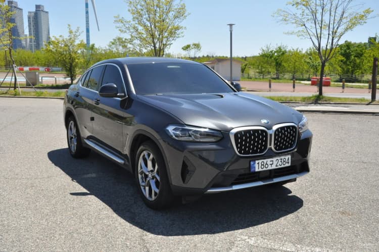 X4 (G02)