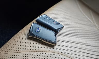 ES300h 7th Generation
