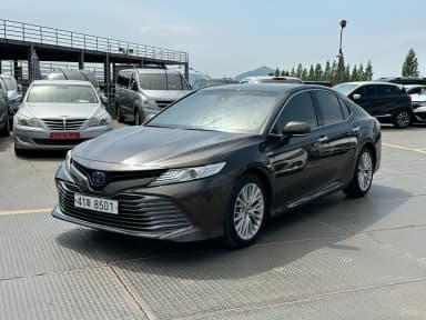 Camry (XV70)