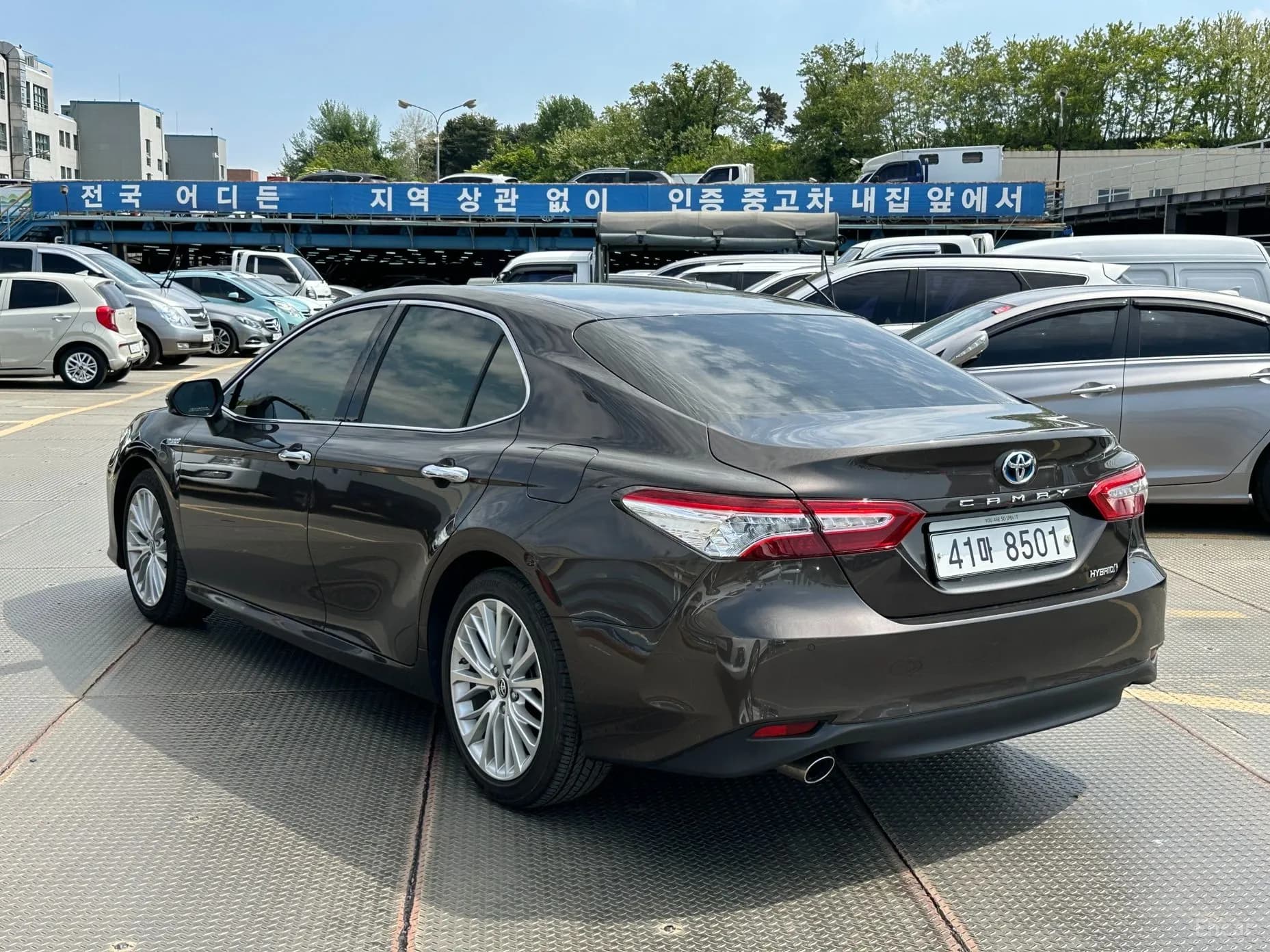 Camry (XV70)