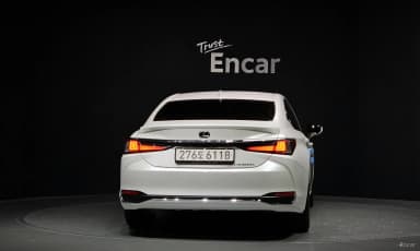 ES300h 7th Generation