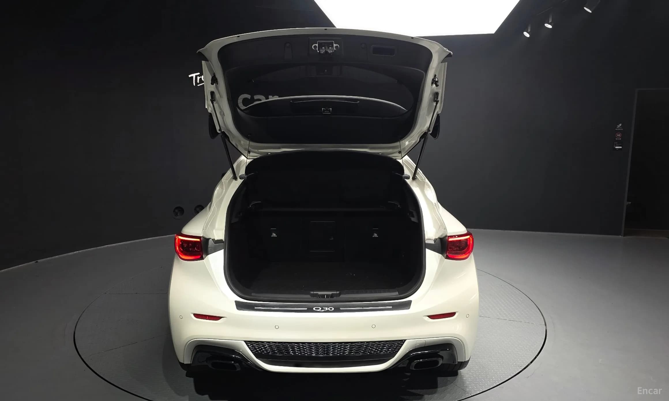 Q30