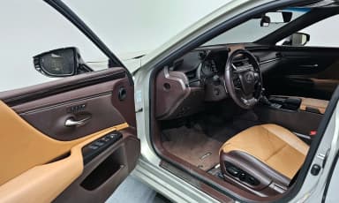 ES300h 7th Generation