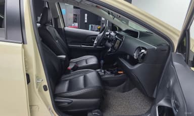 Prius C