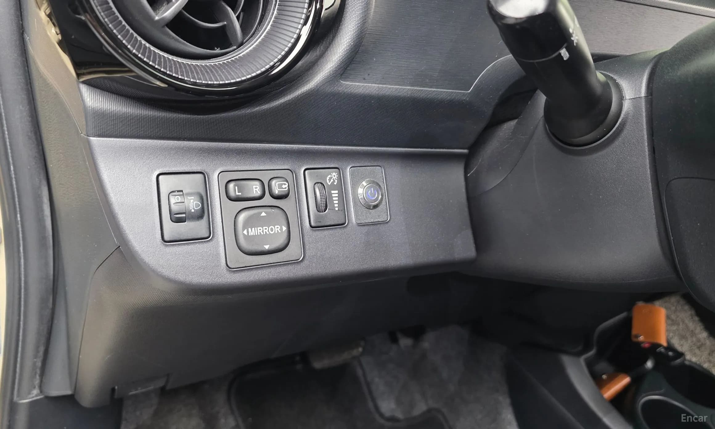 Prius C