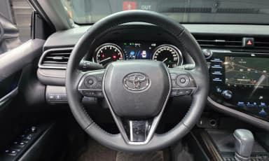 Camry (XV70)