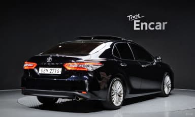 Camry (XV70)