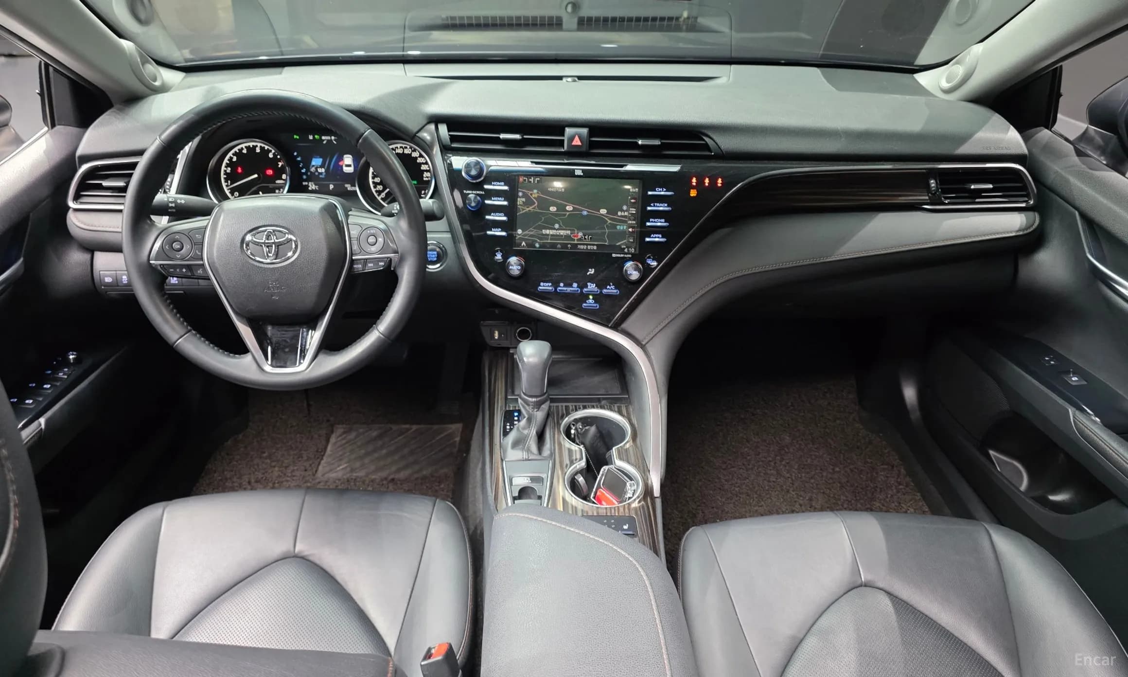 Camry (XV70)