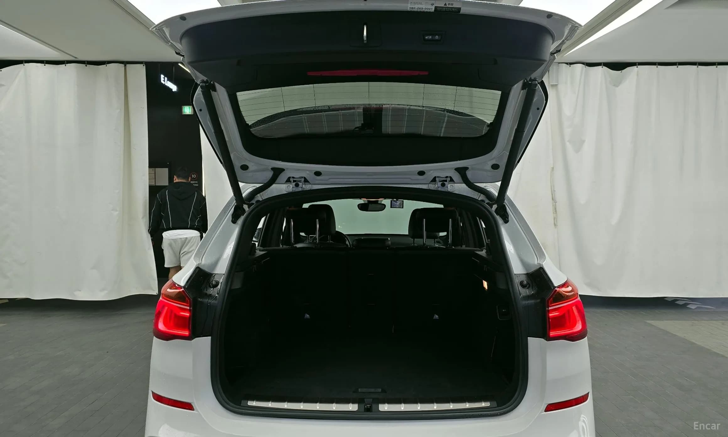 X1 (F48)