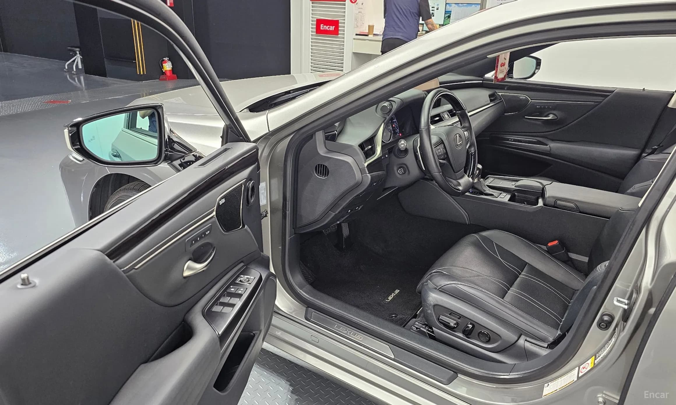 ES300h 7th Generation