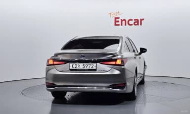 ES300h 7th Generation
