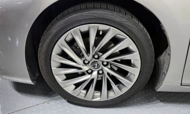 ES300h 7th Generation