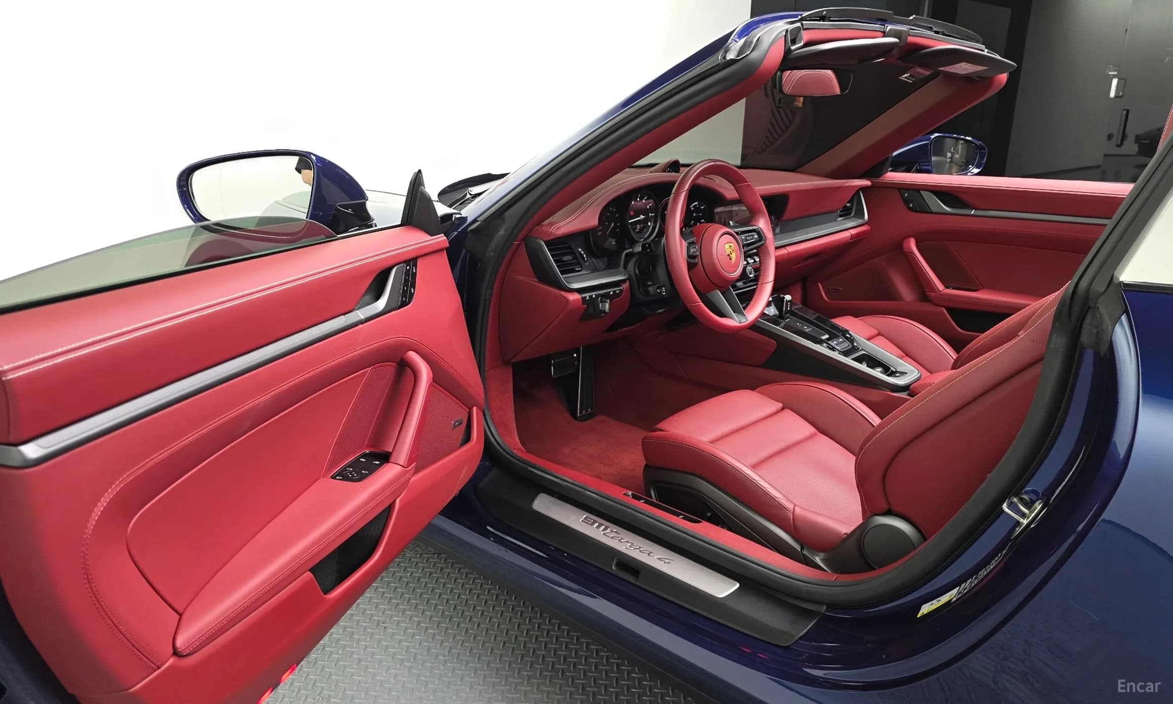 911 (992)