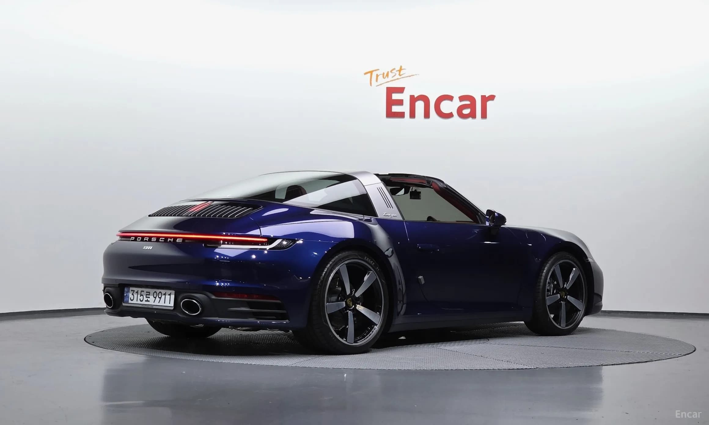 911 (992)