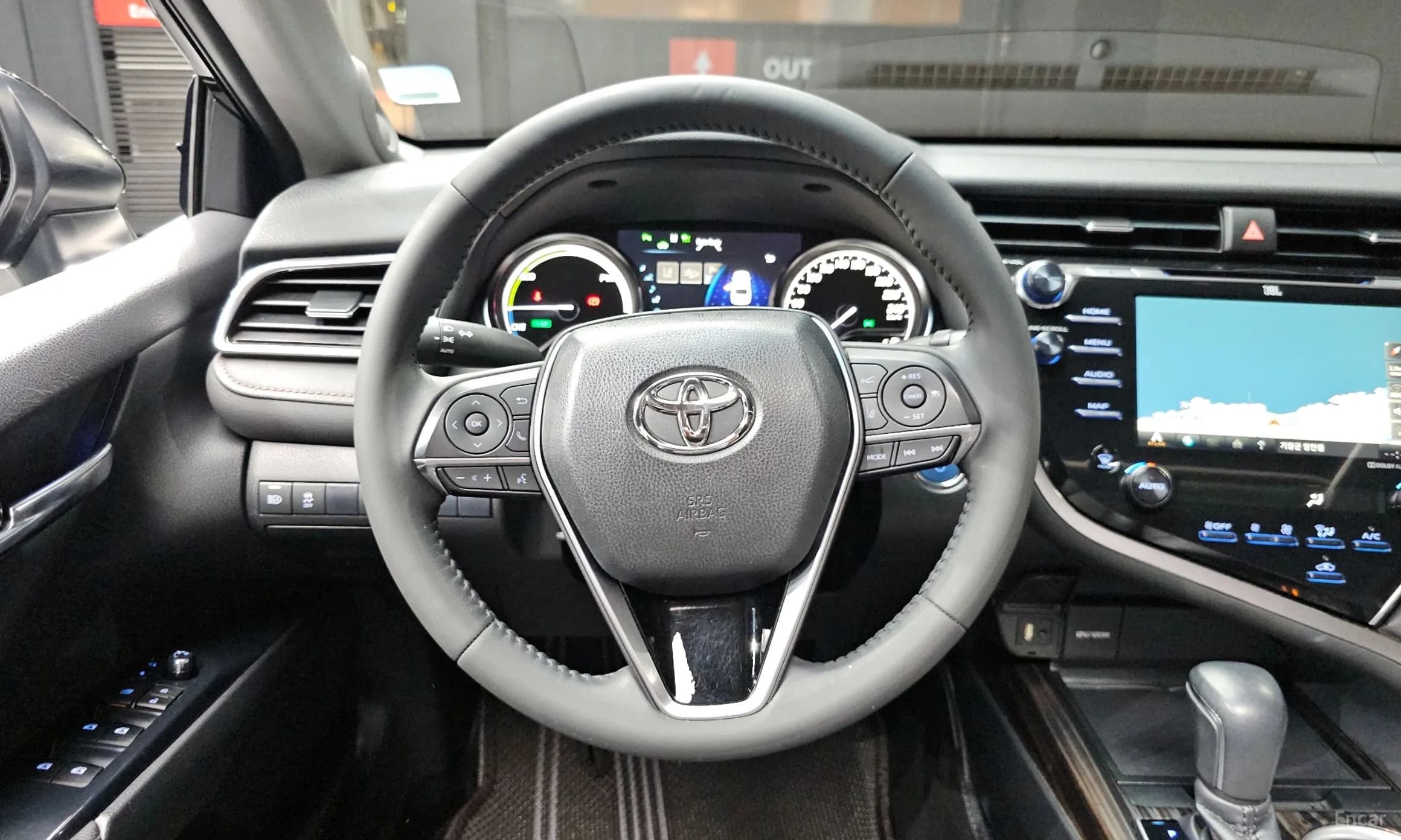 Camry (XV70)