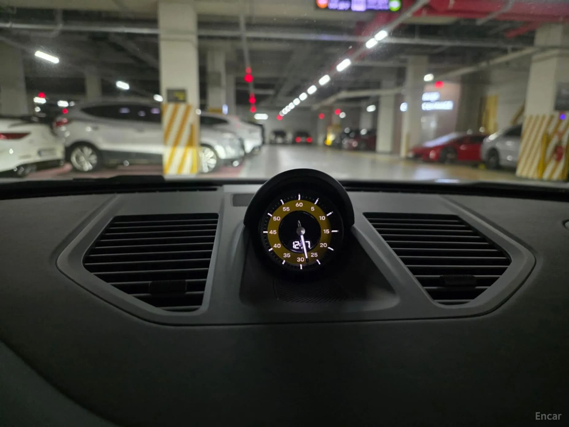 911 (992)