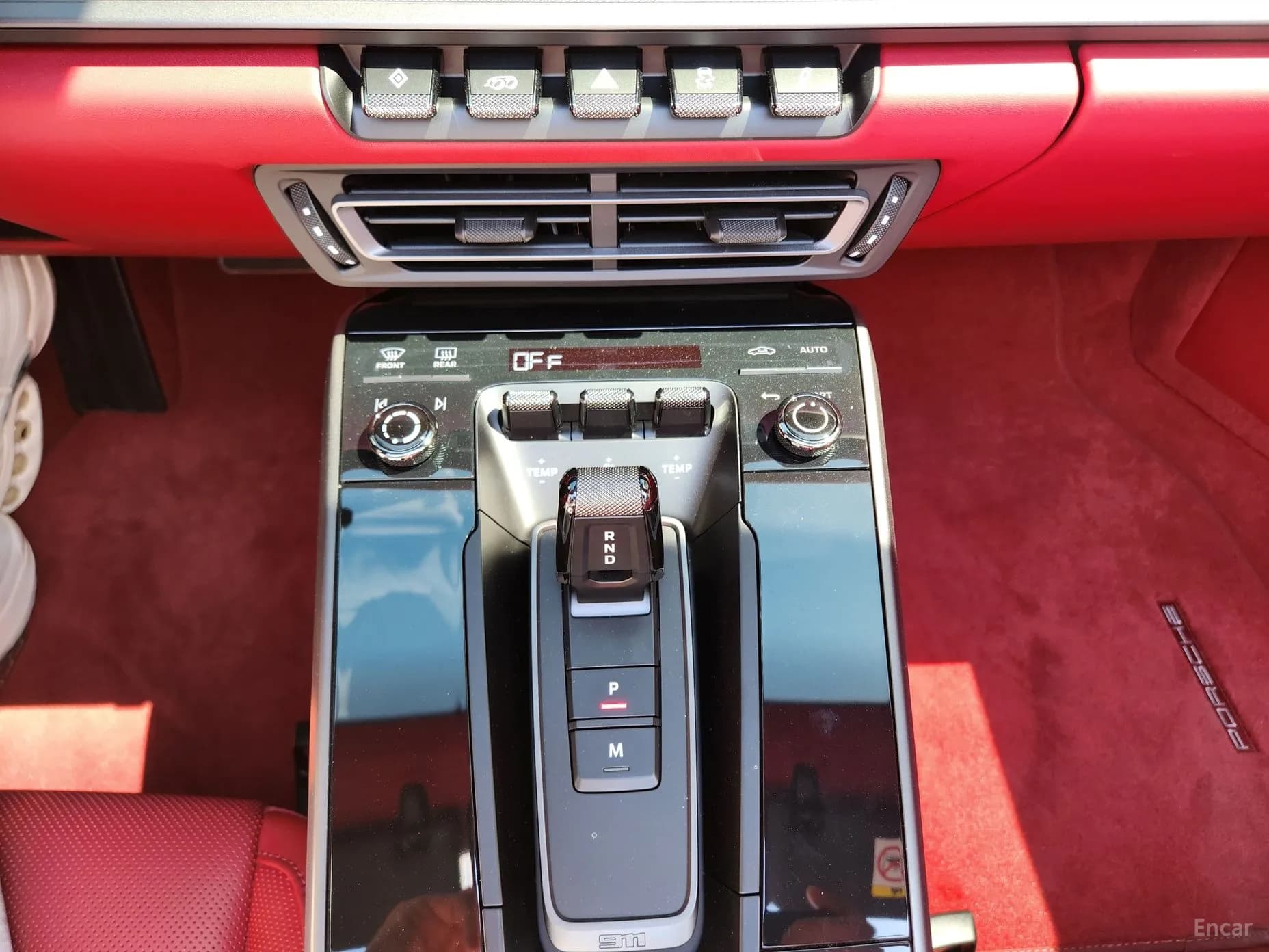 911 (992)