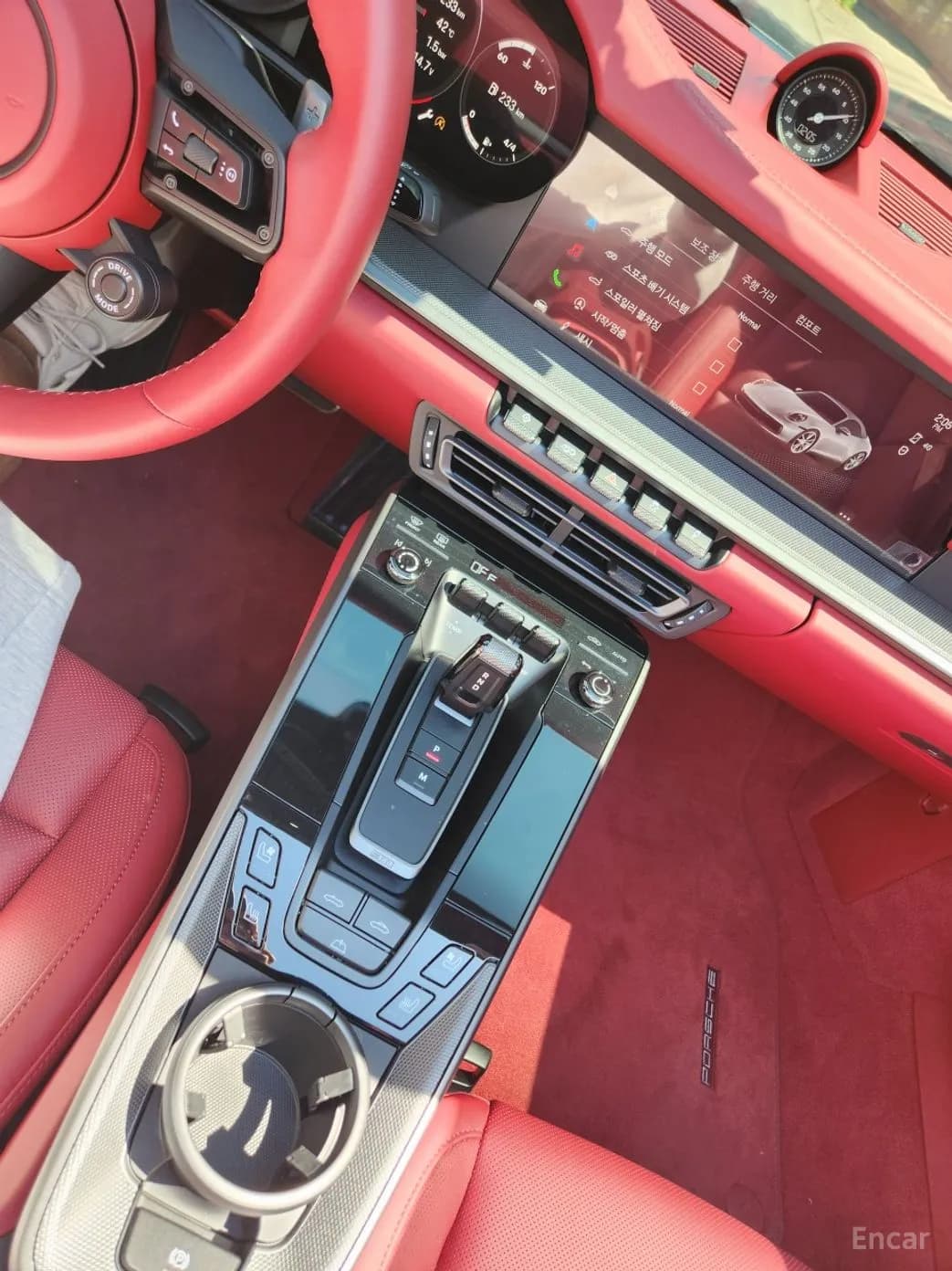 911 (992)