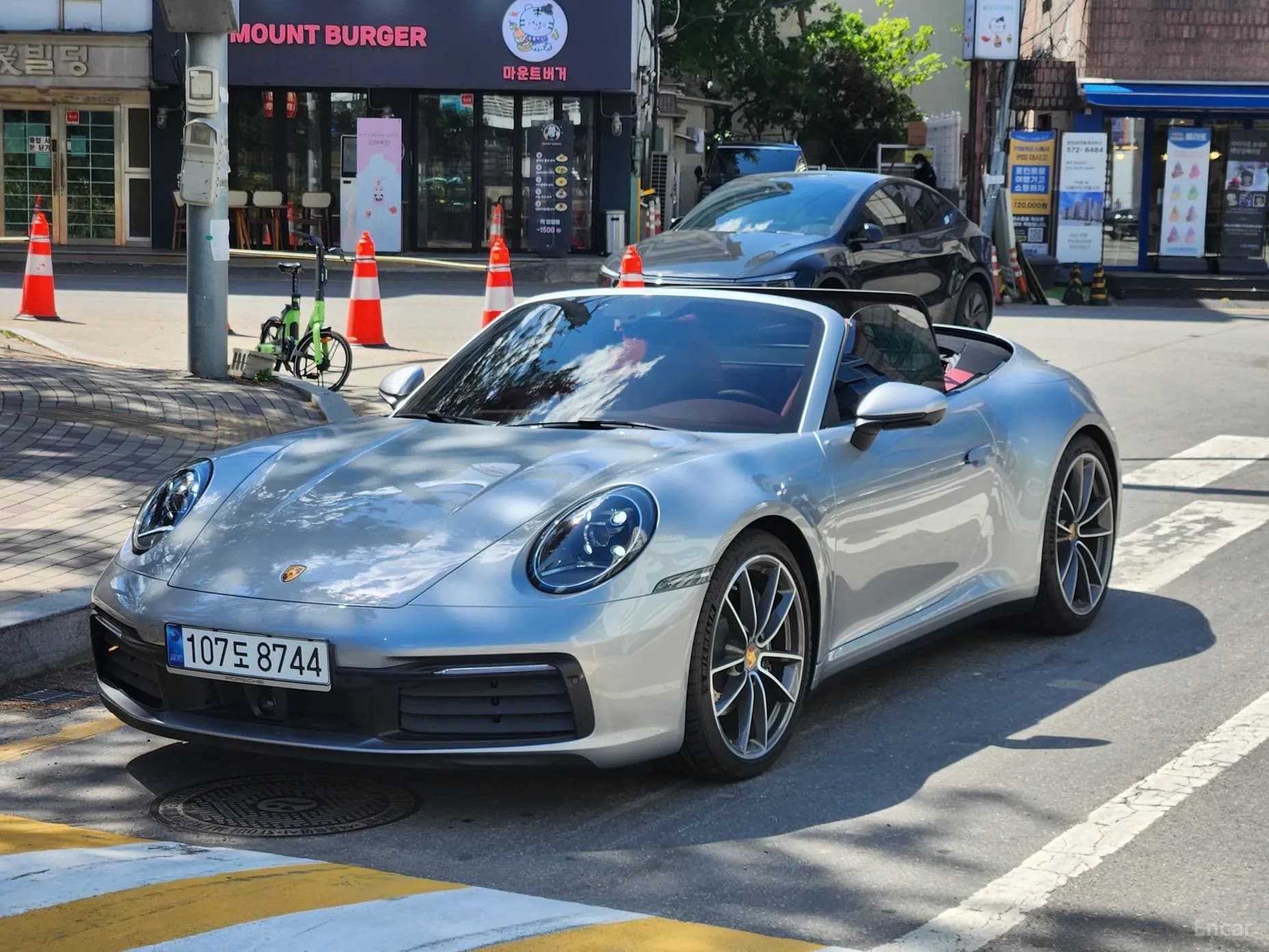 911 (992)
