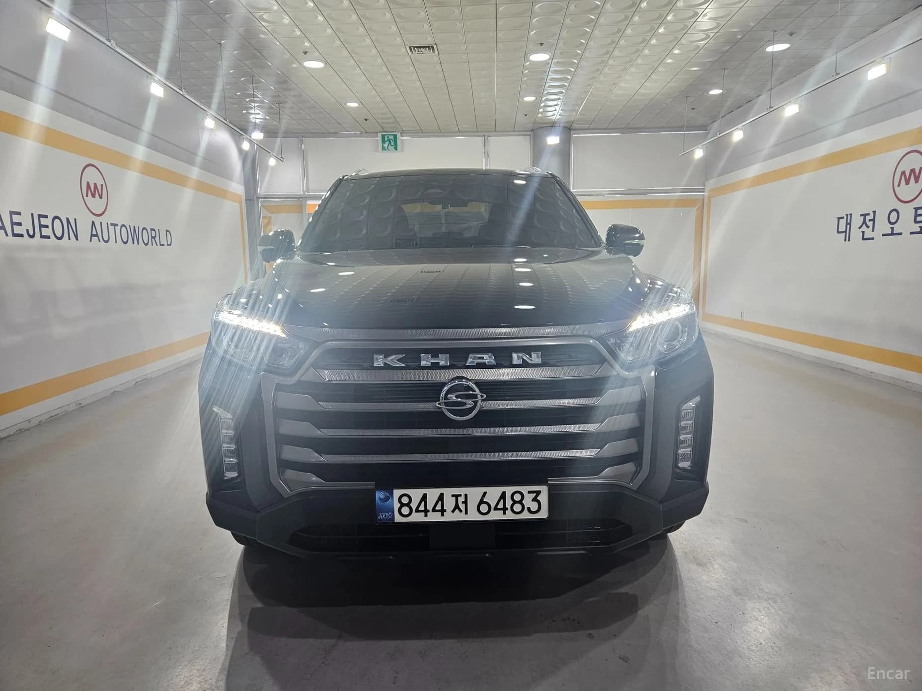 Rexton Sports Khan