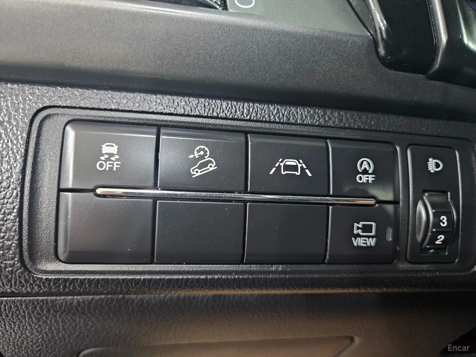 Rexton Sports Khan