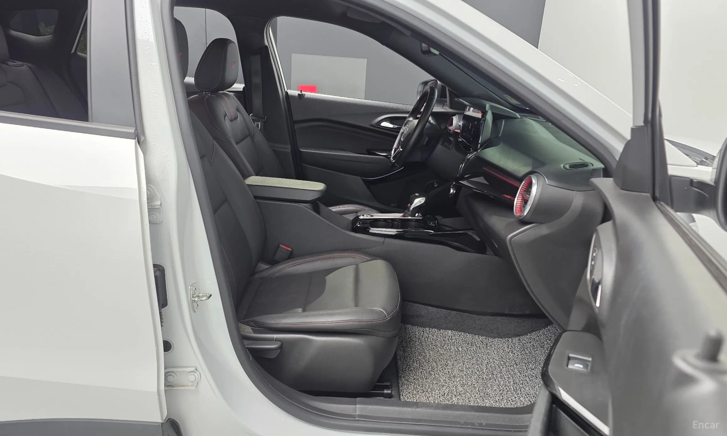 Trax Crossover