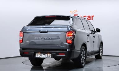 Rexton Sports Khan