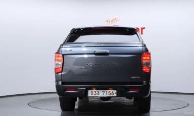 Rexton Sports Khan