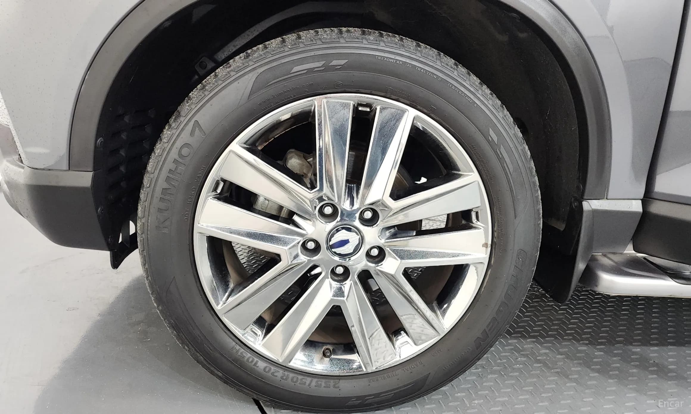 Rexton Sports Khan
